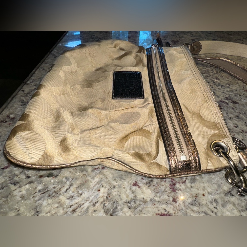 Coach Poppy Crossbody Purse - Picture 4 of 12